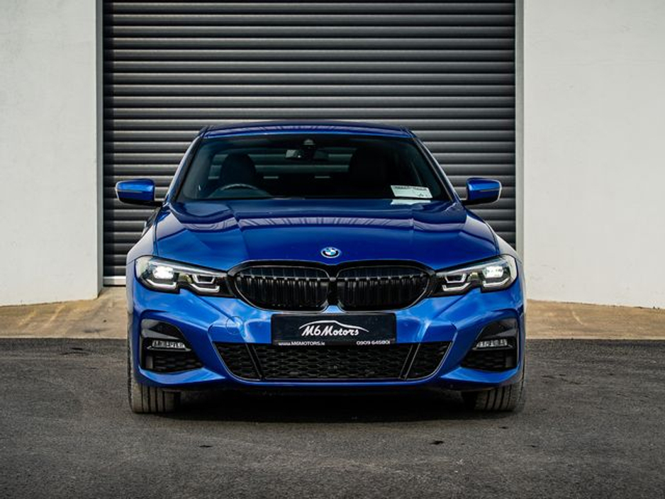 2022 BMW 3 Series - image 7