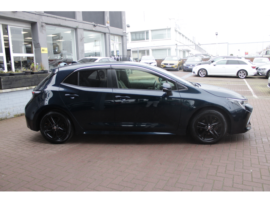 2020 Toyota Corolla - image 3