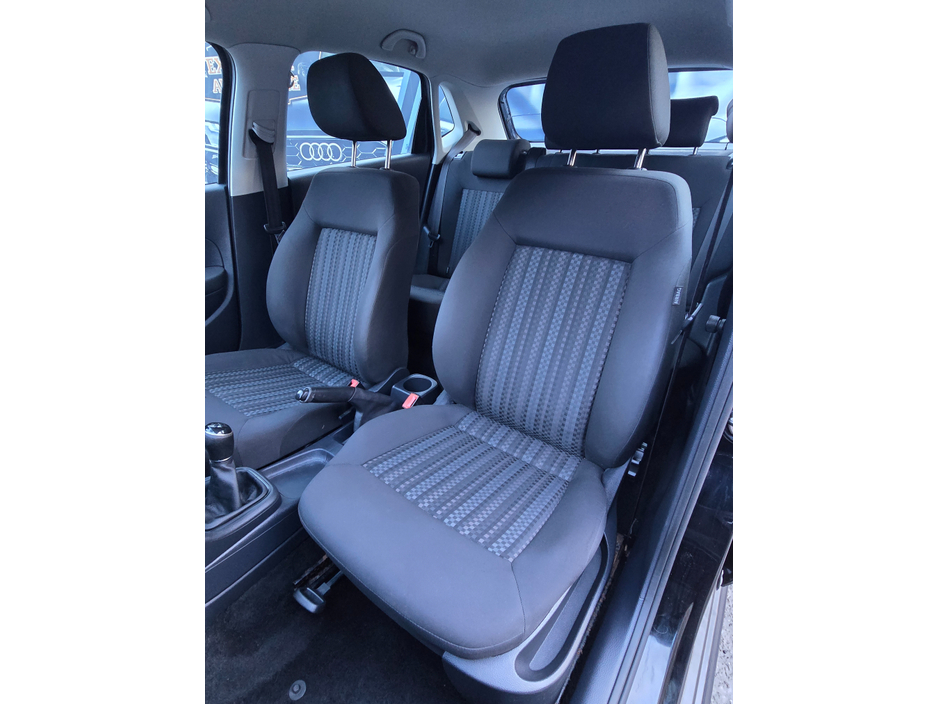 2015 Volkswagen Polo TRENDLINE 1.0 60HP MANUAL 5SPEED 5DR €10,950