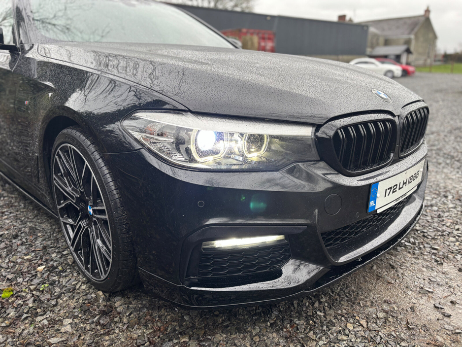 2017 BMW 5 Series - image 12