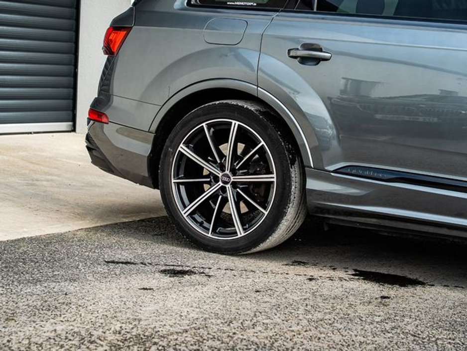 2021 Audi Q7 - image 5