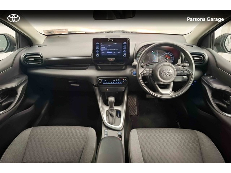 2023 Toyota Yaris - image 6