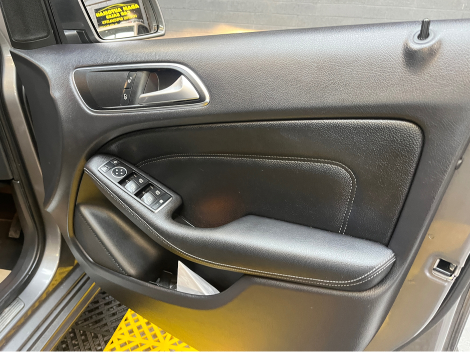 2016 Mercedes-Benz B Class - image 21