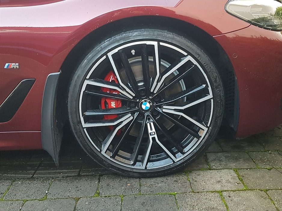 2022 BMW 5 Series - image 12