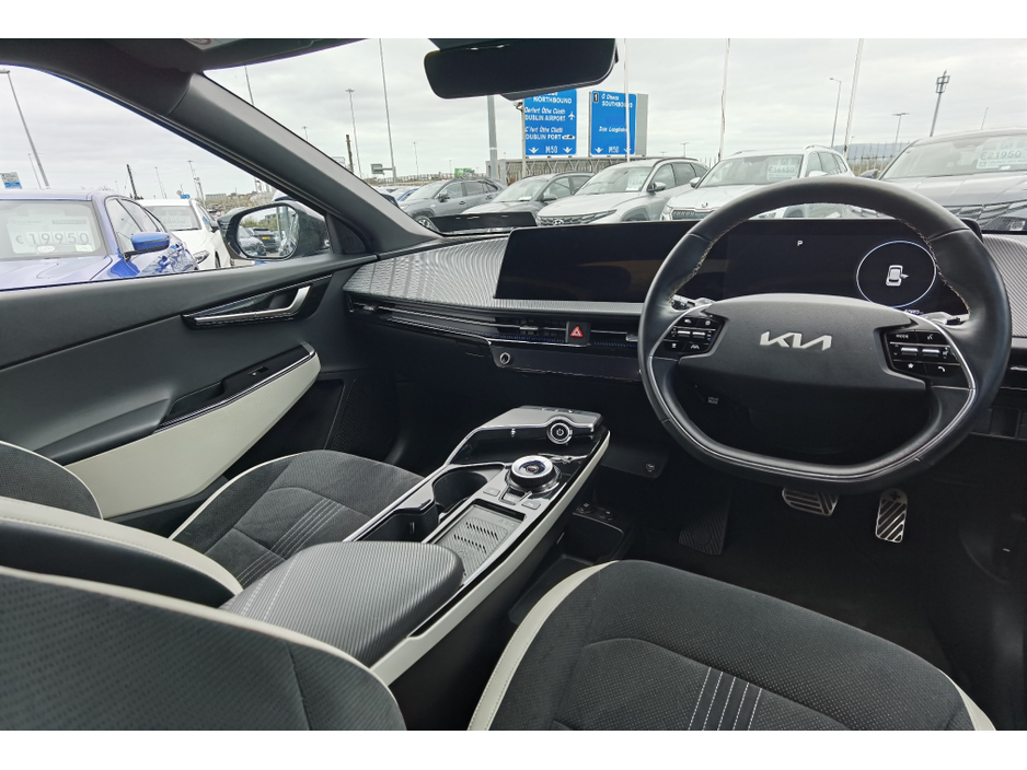2022 Kia EV6 - image 13