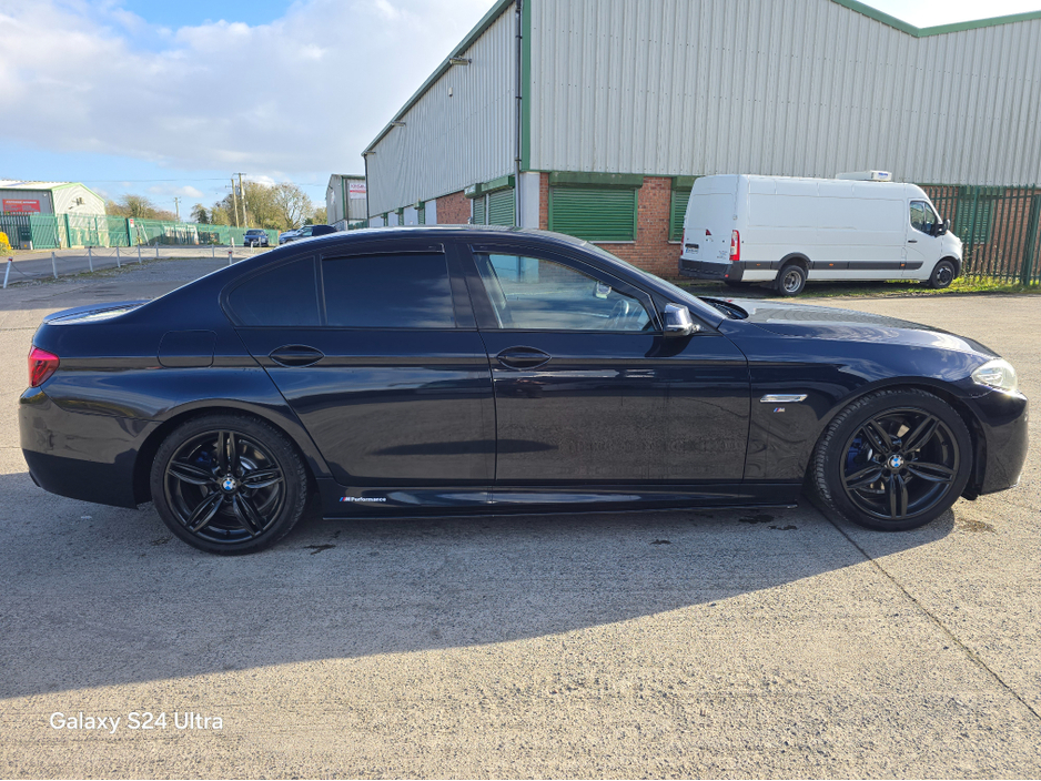 2015 BMW 5 Series - image 8