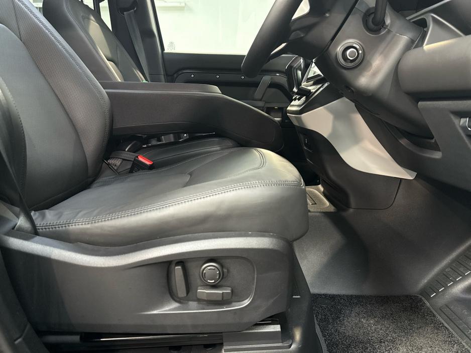 2026 Land Rover Defender - image 27
