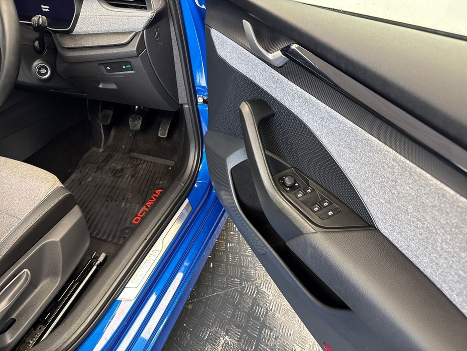 2025 Skoda Octavia - image 17