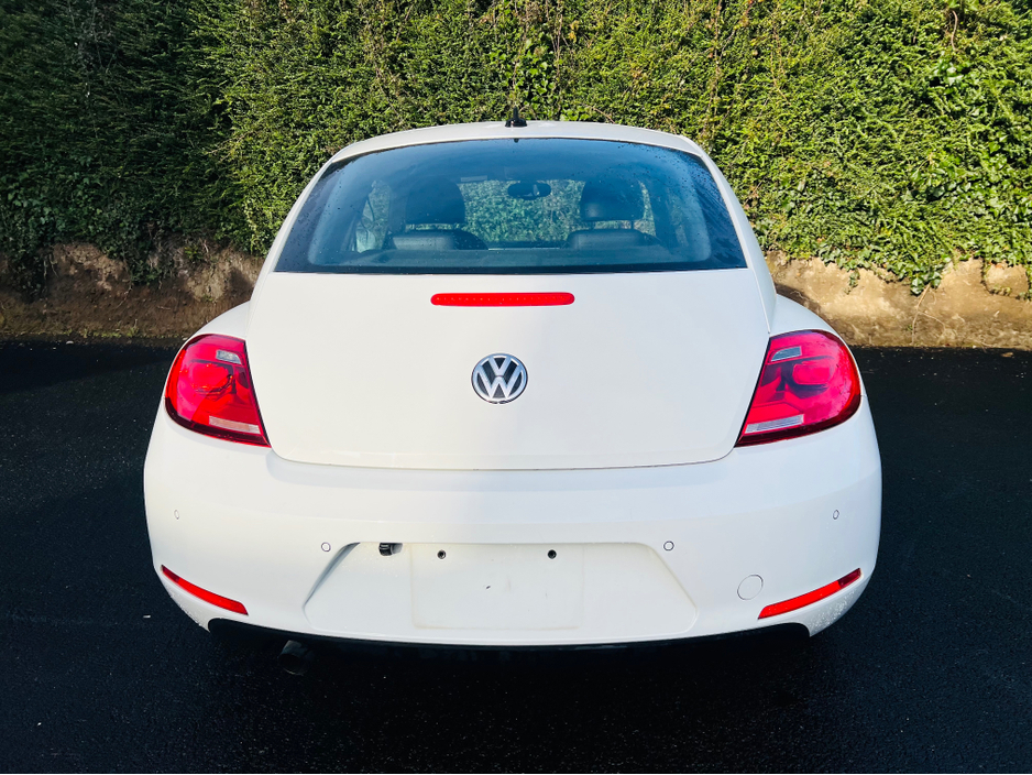 2015 Volkswagen Beetle - image 10
