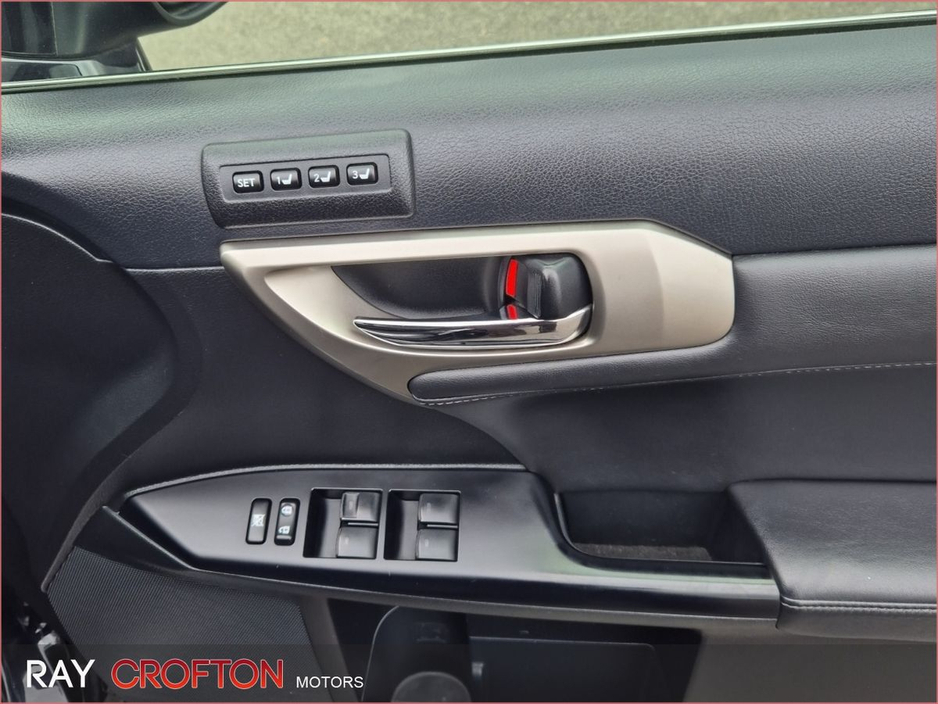 2015 Lexus CT 200 h - image 16