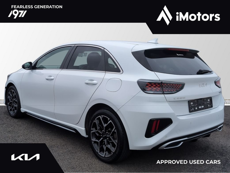 2023 Kia Ceed - image 2