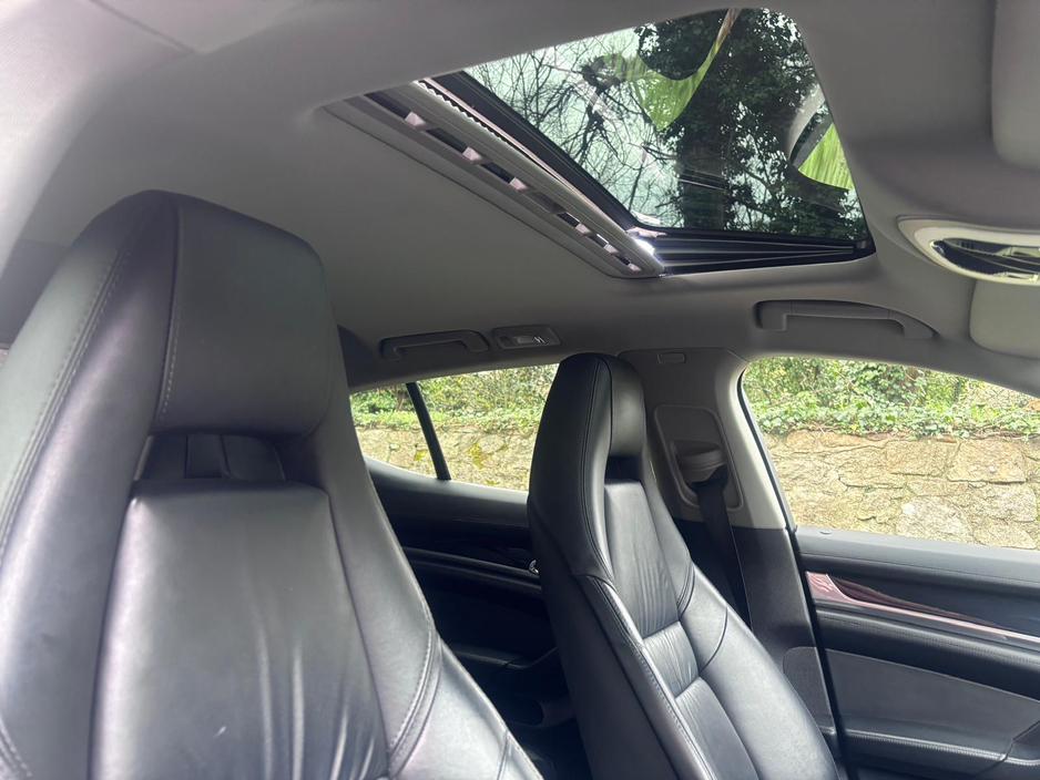 2012 Porsche Panamera - image 24