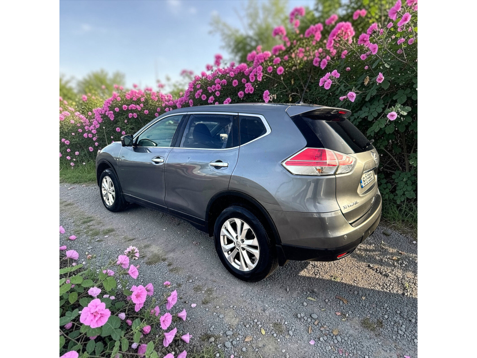 2016 Nissan X-Trail - image 6