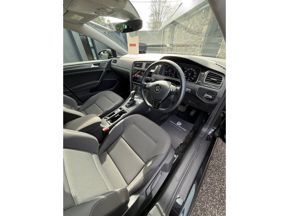 2018 Volkswagen Golf - image 8