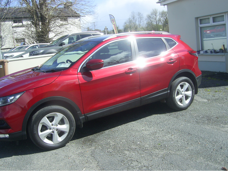 2018 Nissan Qashqai - image 5