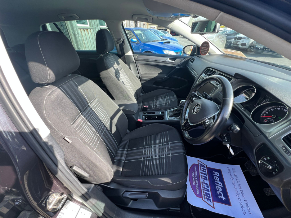 2015 Volkswagen Golf - image 9