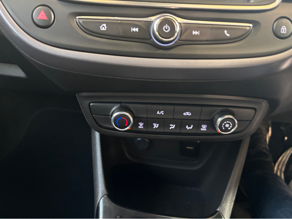 2023 Opel Crossland - image 11