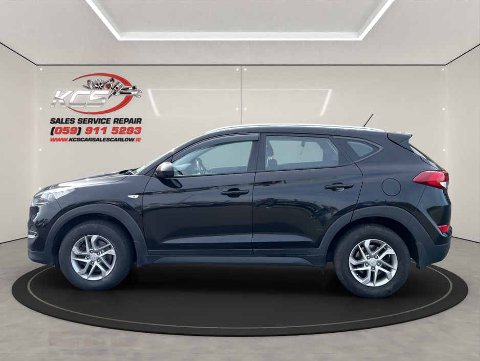 2017 Hyundai Tucson - image 2