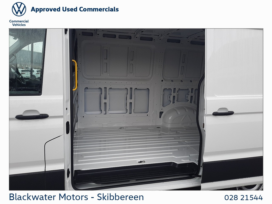 2025 Volkswagen Crafter - image 9