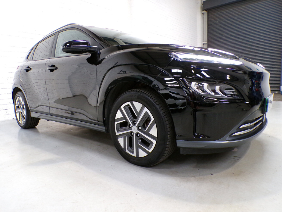 2022 Hyundai Kona 2022*64KWH*ONLY 18,000 MILES*HYUNDAI KONA PREMIUM EV*484KM RANGE*FULL HYUNDAI SERVICE HISTORY*PREMIUM PACK*2 CHARGER*1 OWNER*FANTASTIC CONDITION SPEC Bluetooth,Apple car €22,900