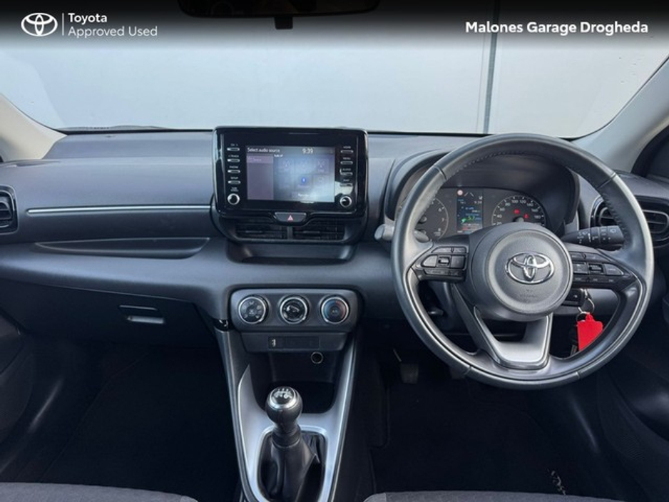 2024 Toyota Yaris - image 9