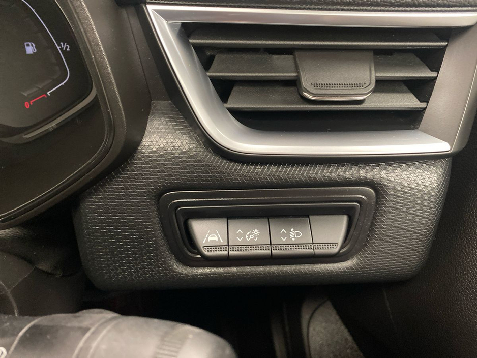 2023 Renault Clio - image 14