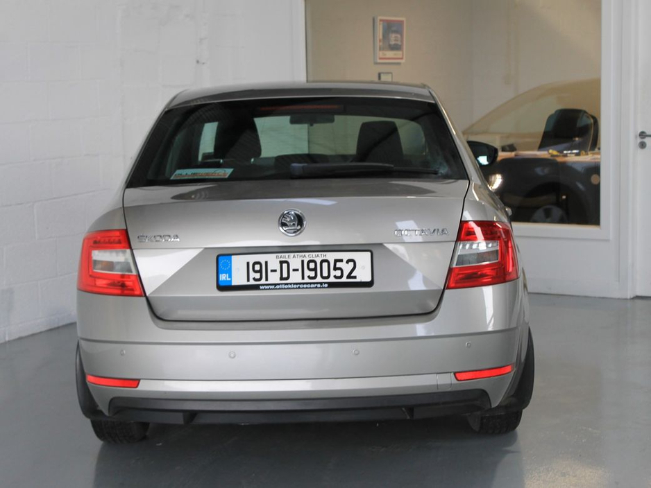 2019 Skoda Octavia - image 7
