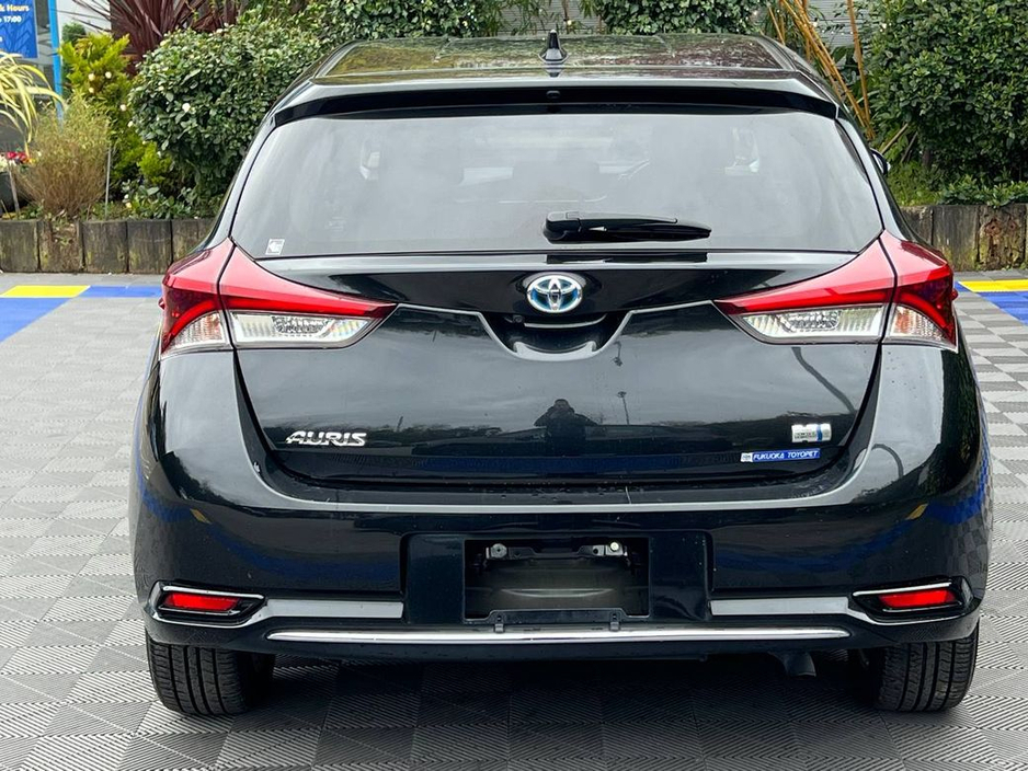 2017 Toyota Auris - image 15