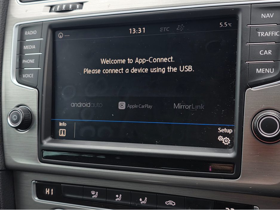 2017 Volkswagen Golf 1.2 TSI CARPLAY - ANDROID AUTO -  LANE ASSIST - PRIVACY GLASS  - REV CAMERA - LOW TAX BAND €15,950