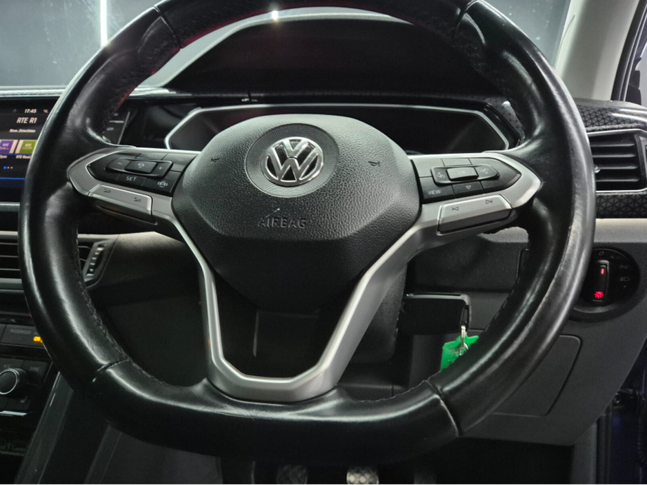 2020 Volkswagen T-Cross - image 10