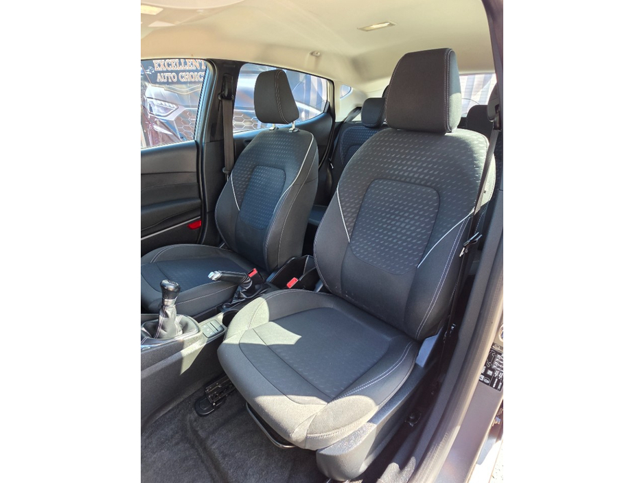 2018 Ford Fiesta - image 11