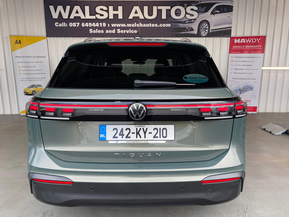 2024 Volkswagen Tiguan - image 8