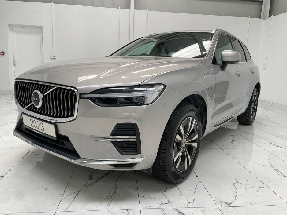 2023 Volvo XC60 - image 7