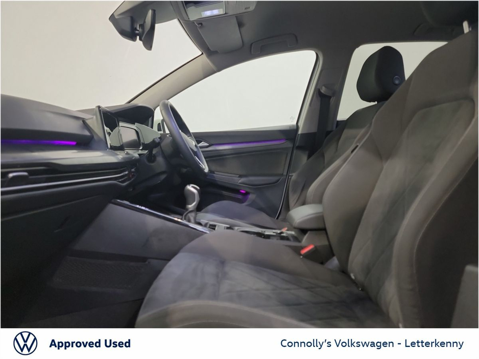 2024 Volkswagen Golf - image 4