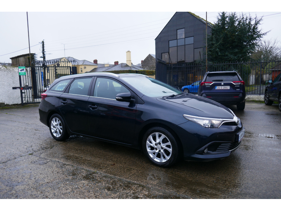 2016 Toyota Auris 1.6 D BUSINESS EDITION 1 110BHP 5DR €12,750