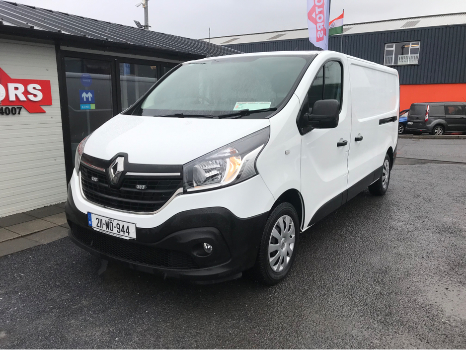 2021 Renault Trafic - image 3