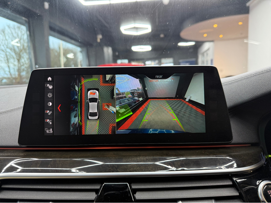 2017 BMW 5 Series - image 23