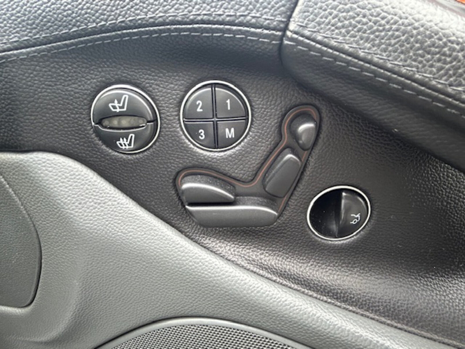 2003 Mercedes-Benz SL Class - image 12