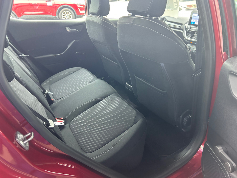 2019 Ford Fiesta - image 2