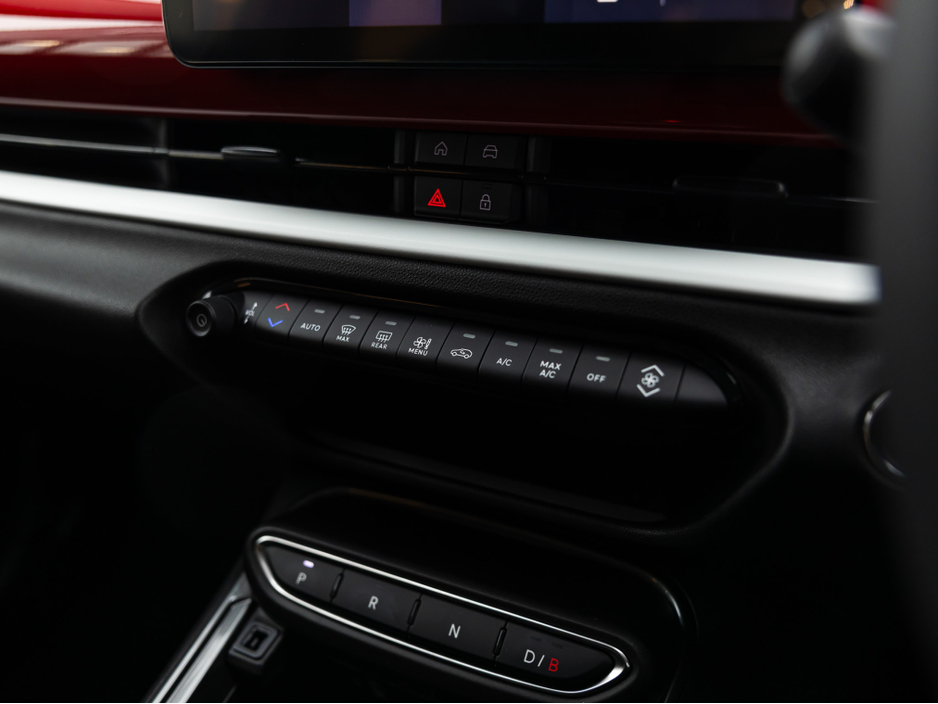 2025 Fiat 600 - image 17