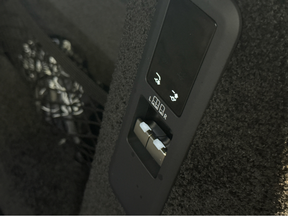 2026 Land Rover Range Rover - image 39