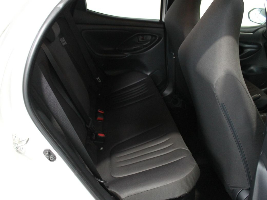 2020 Toyota Yaris 6aa-mxph10 €15,999