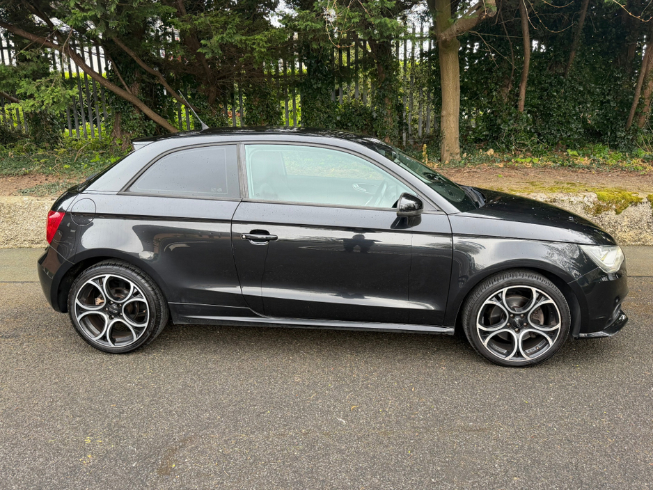 2013 Audi A1 - image 11