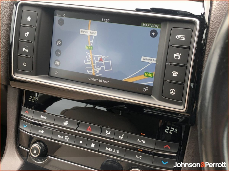 2018 Jaguar F-Pace RWD 2.0 D 163PS Prestige €21,900