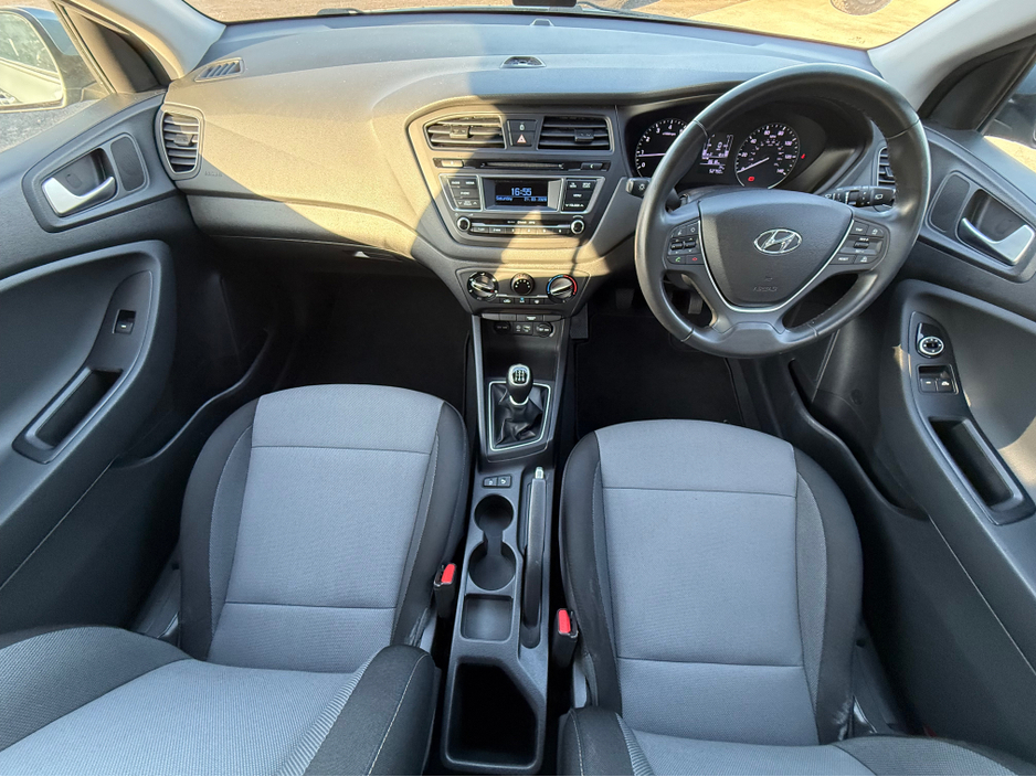 2016 Hyundai i20 - image 3