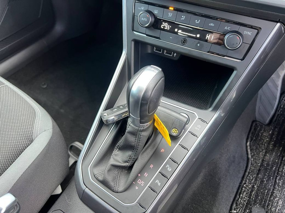 2018 Volkswagen Polo 1.0 TSI AUTO // FULL SERVICE HISTORY // 360 PARKING SENSORS // APPLE CARPLAY/ANDROID AUTO €15,900