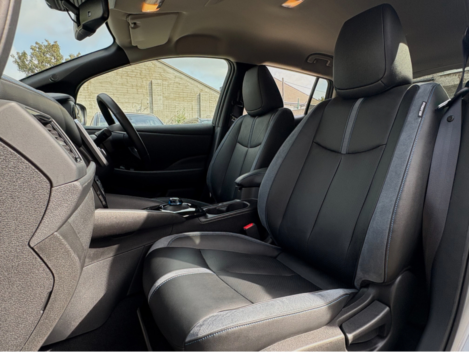 2022 Nissan Leaf - image 15