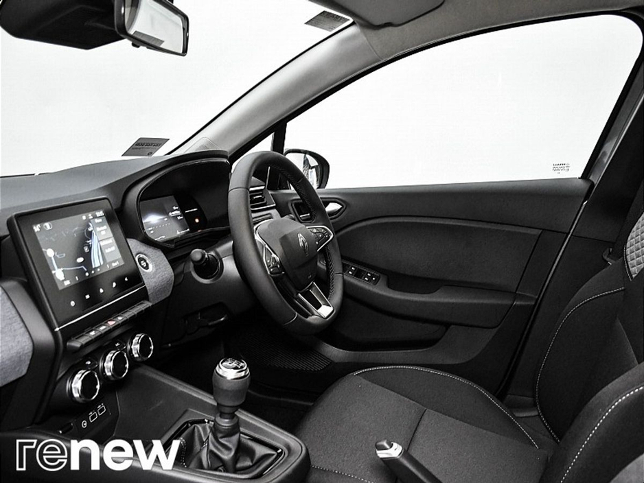 2025 Renault Clio - image 5