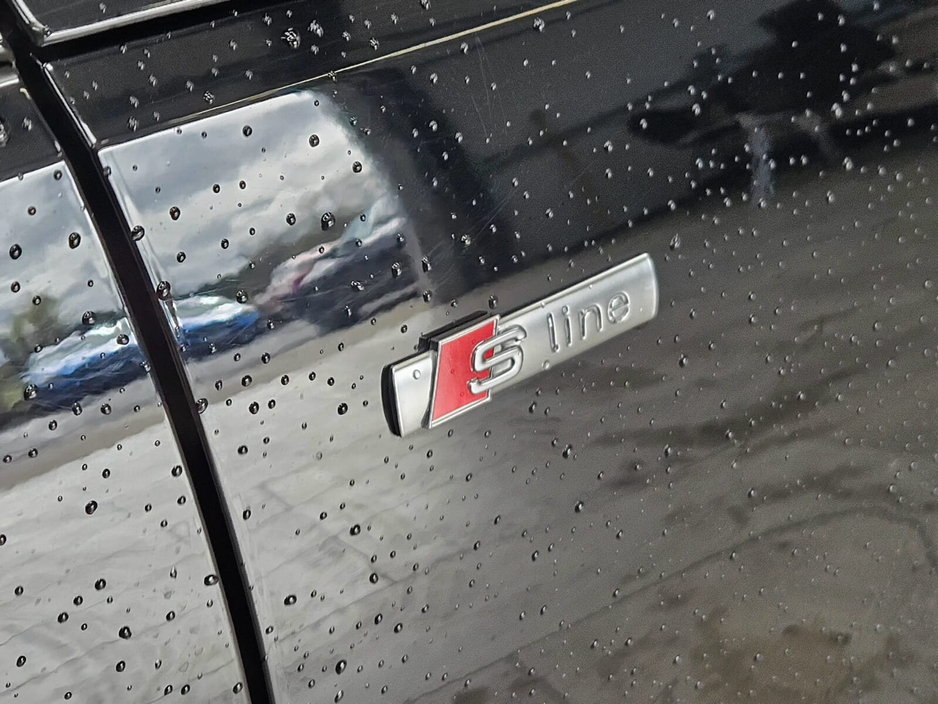 2019 Audi A4 - image 2