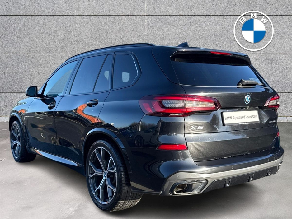 2022 BMW X5 xDrive45e M Sport €65,950